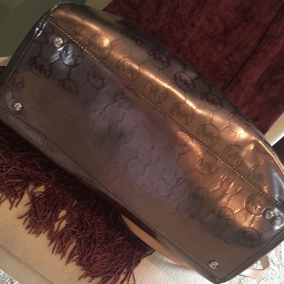 Michael Kors Large Duffle Style Purse - Picture 4 of 7